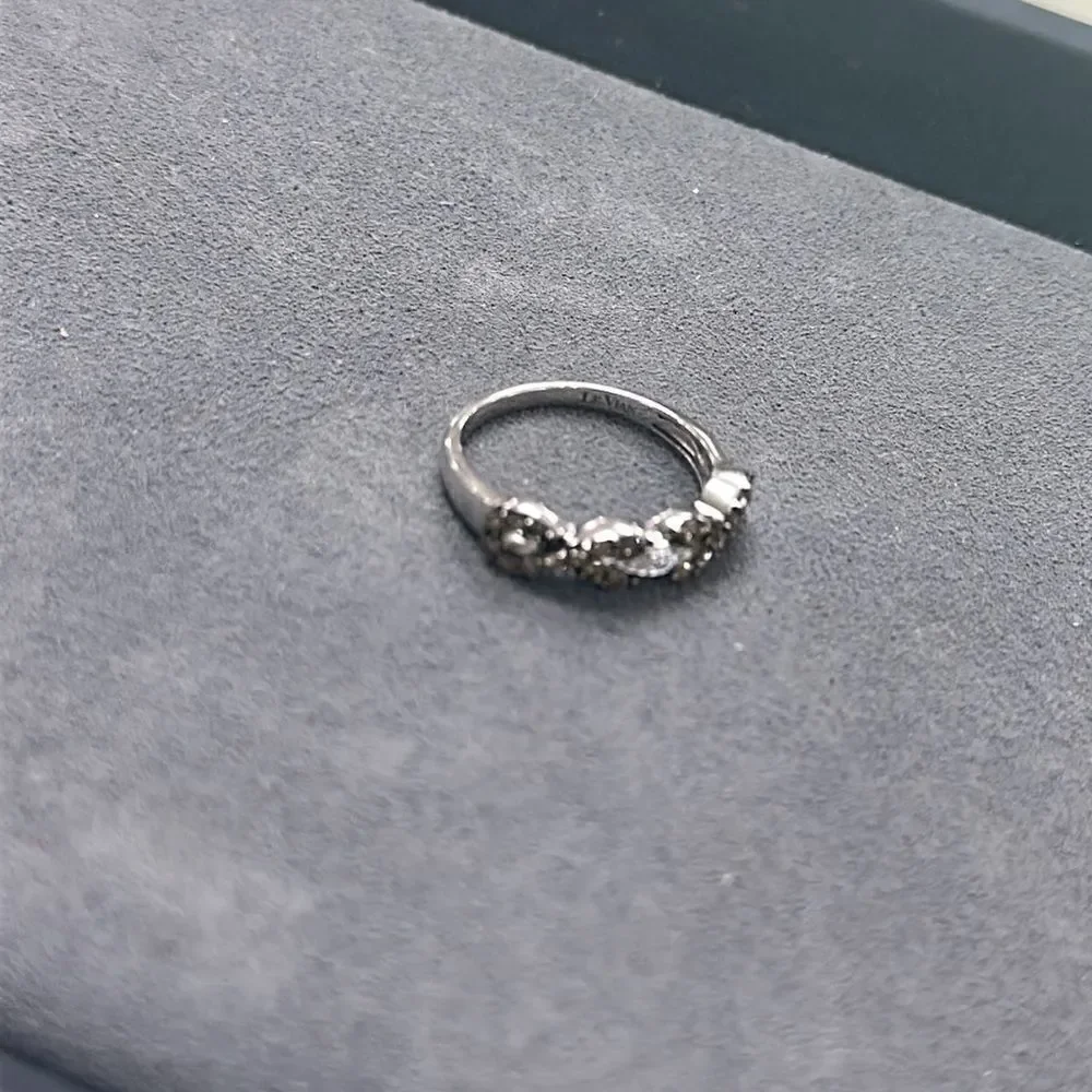 NEW! Levian 14K White Gold Infinity Ring Band Size 7 Chocolate & White Diamonds